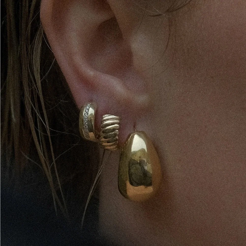 Kinn Studio Bold Teardrop Hoop Earrings (solid 14K gold) - Picture 1 of 6